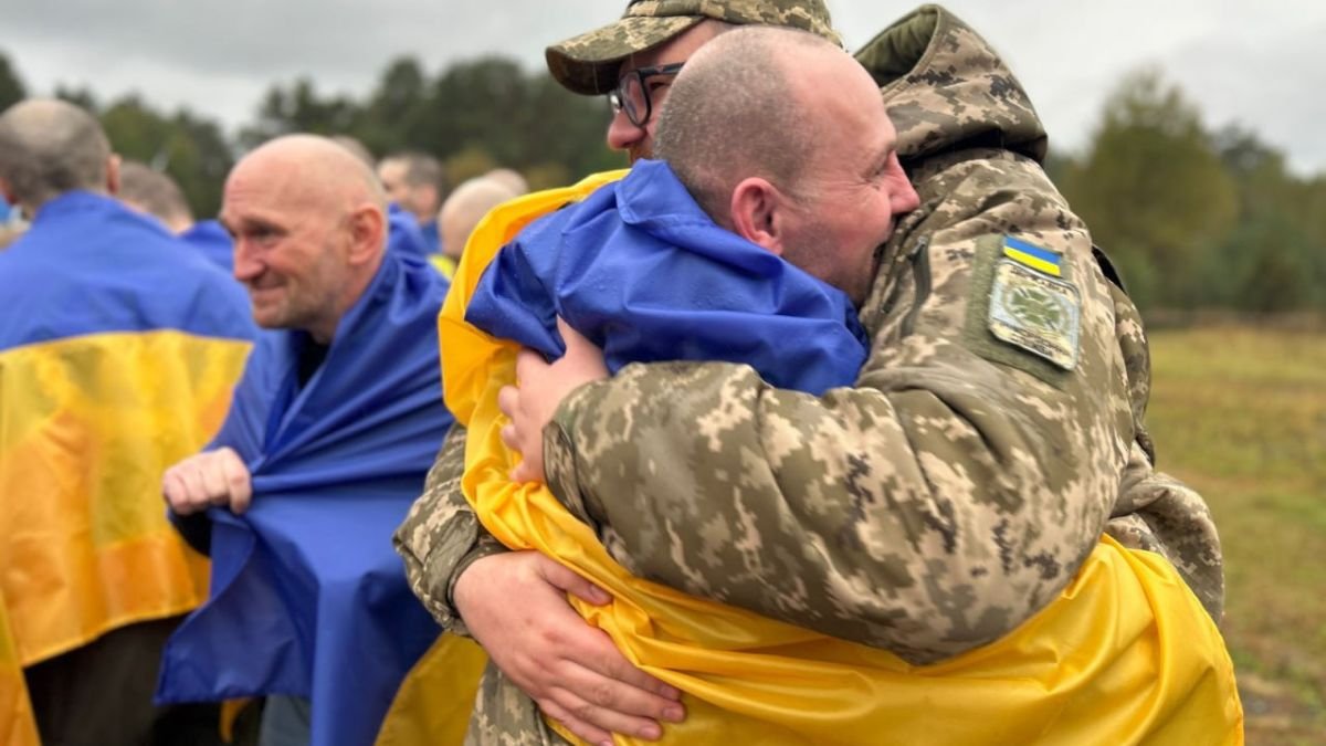 Військові, які вийшли з російського полону, отримають щомісячну допомогу в 50 тисяч гривень, але не для всіх.