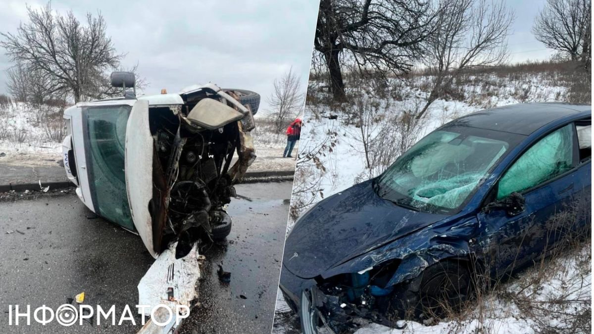 У Києві мікроавтобус потрапив у смертельну аварію на зустрічній смузі: одна жертва, декілька постраждалих дівчат.