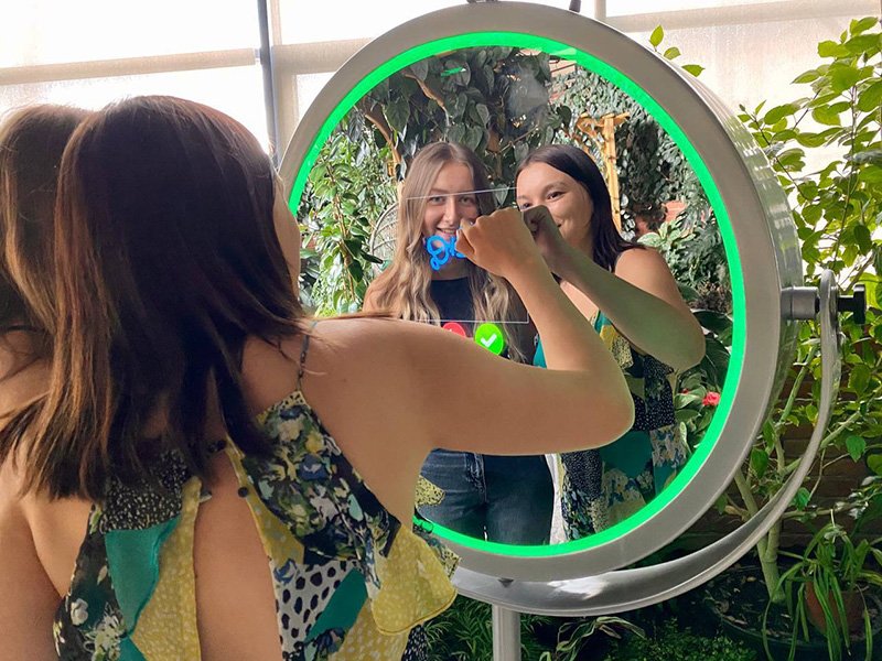 Pin.com.ua: сучасні фотозони, які перетворюють події на яскраві спогади