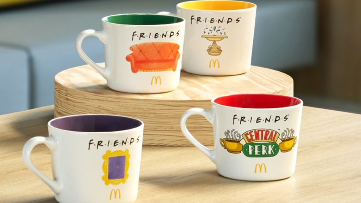 McDonald’s представив нові чашки в колекції «Друзі»!