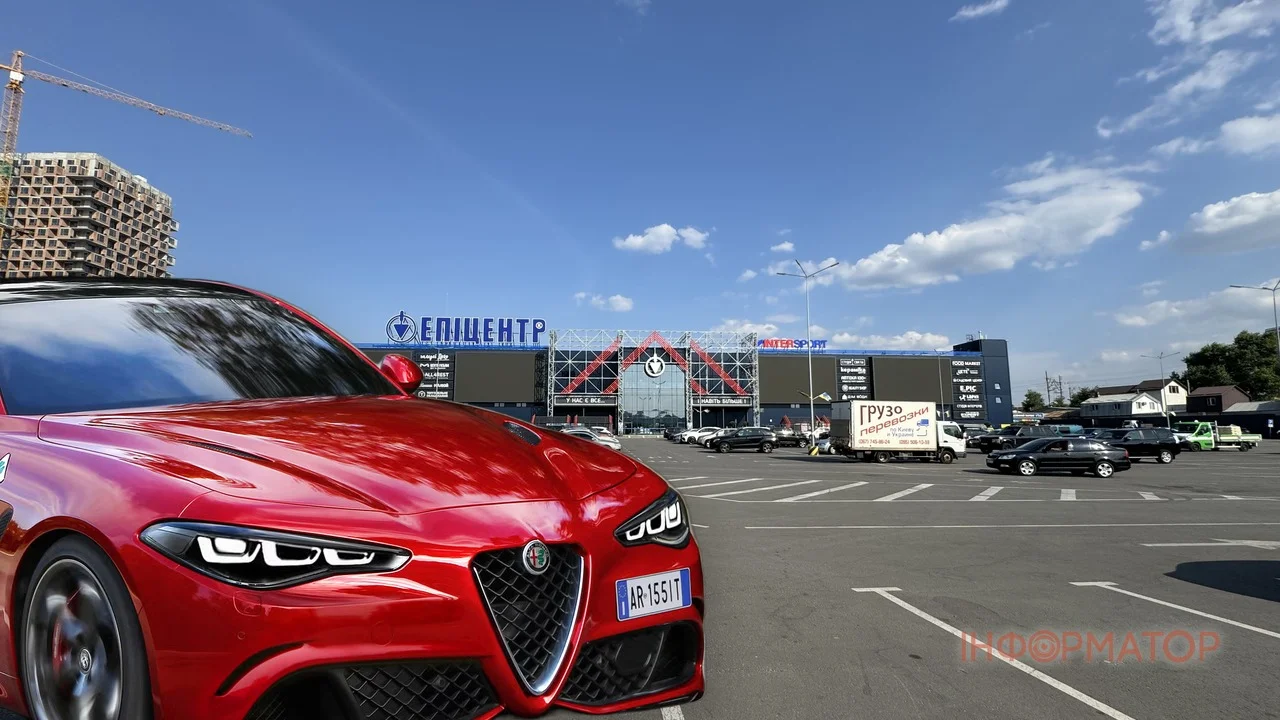 Водійка Alfa Romeo спричинила ДТП на паркінгу “Епіцентру” — вирок суду вразив громадськість