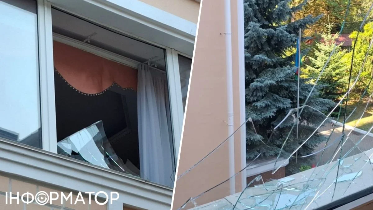 У посольстві Азербайджану в Києві зафіксували вибиті вікна й тріщини в стелі