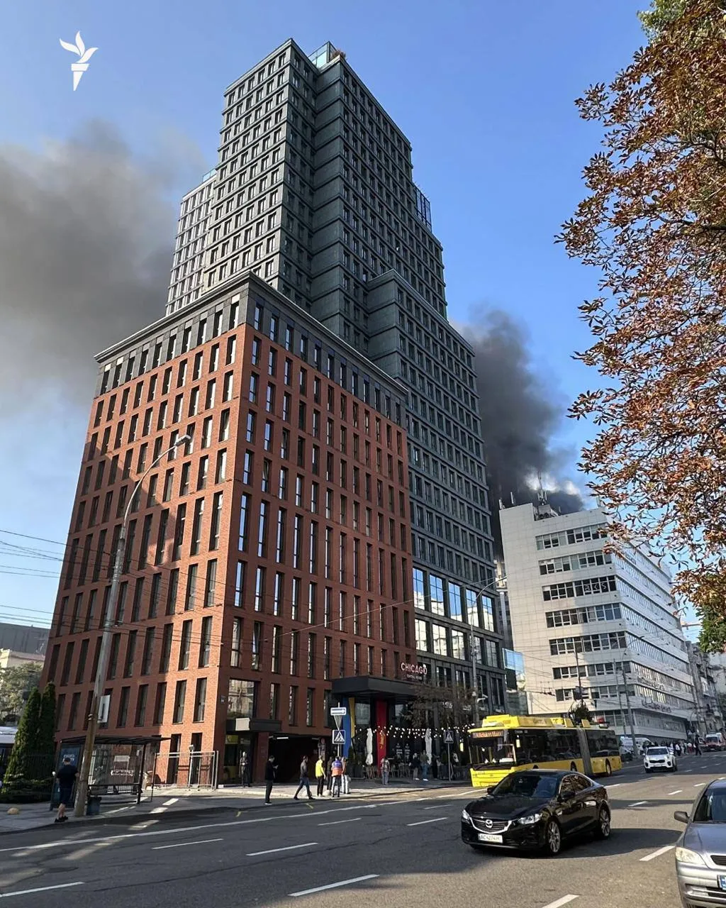 Пожежа після прильоту на вулиці Антоновича Пожежа на Антоновича