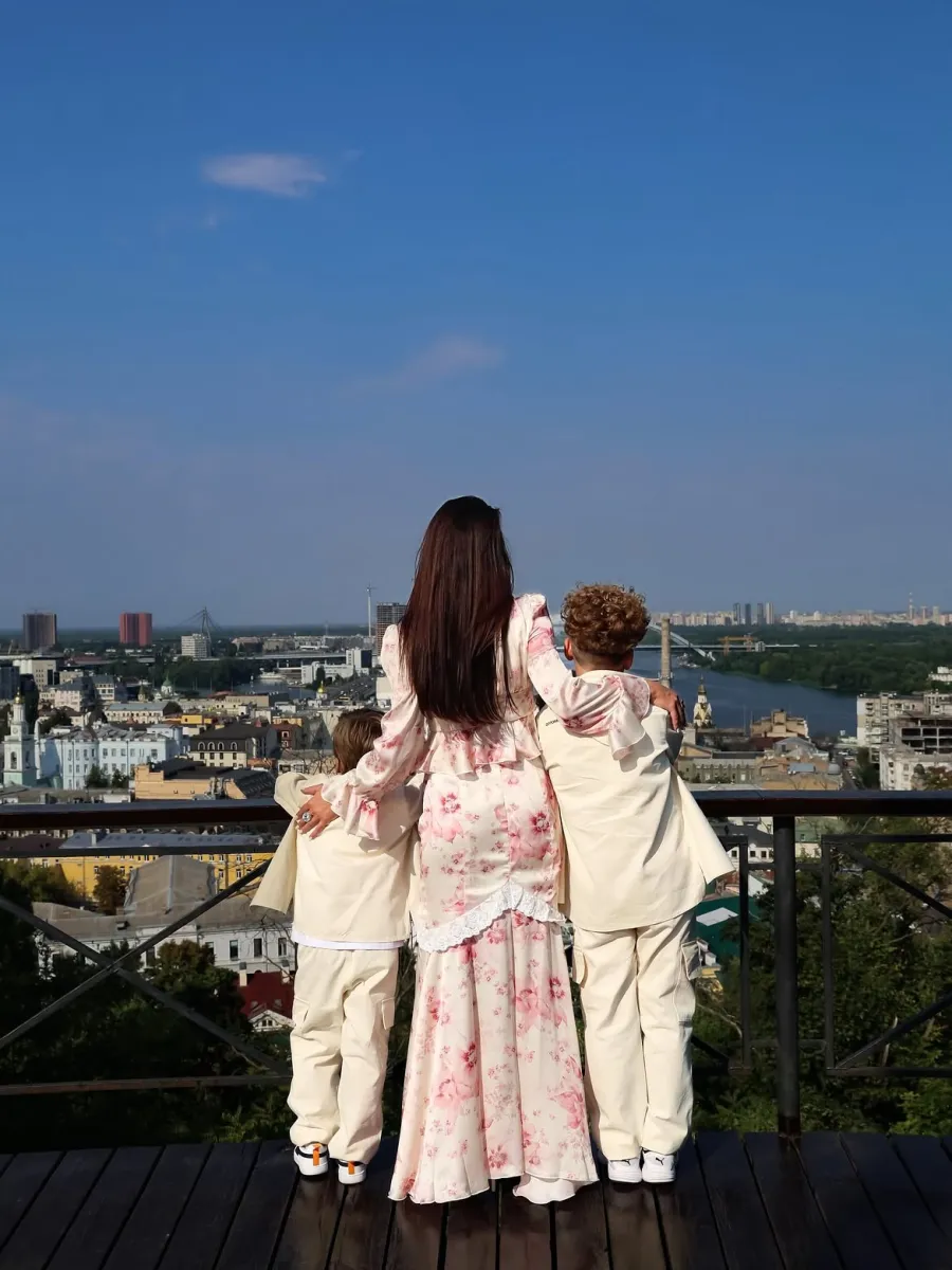 Анна Саліванчук з дітьми