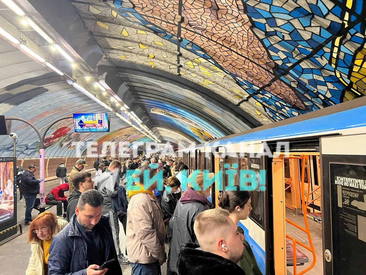 В метро Осокорки немає світла 9 жовтня