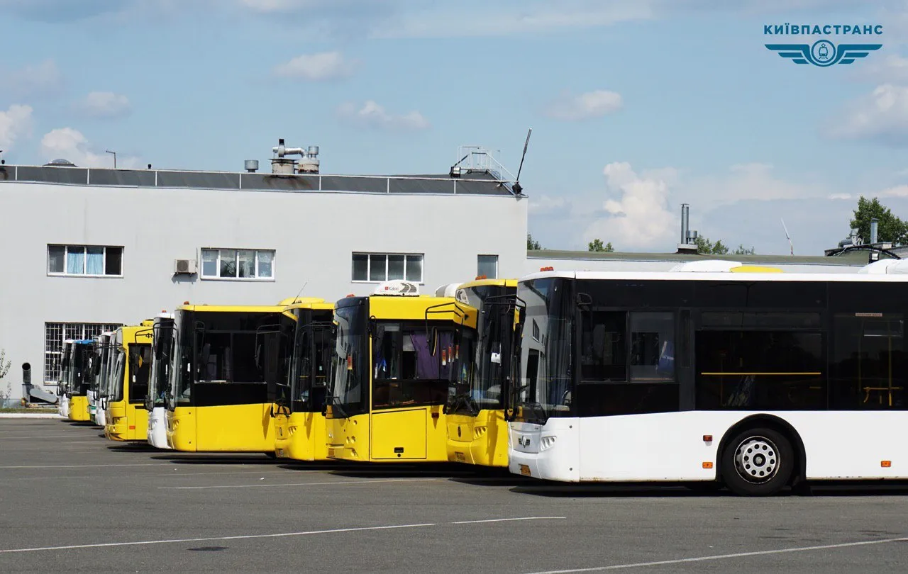 В Києві змінили маршрут автобуси та тролейбуси 24 та 25 жовтня В Києві змінили маршрут автобуси та тролейбуси 24 та 25 жовтня