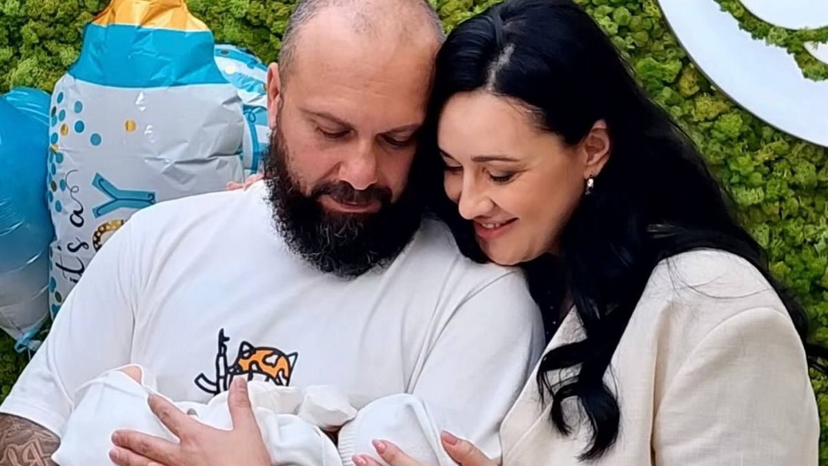 Соломія Вітвіцька поділилася зворушливими світлинами з чоловіком і сином: «Минув тиждень, як ми стали батьками»