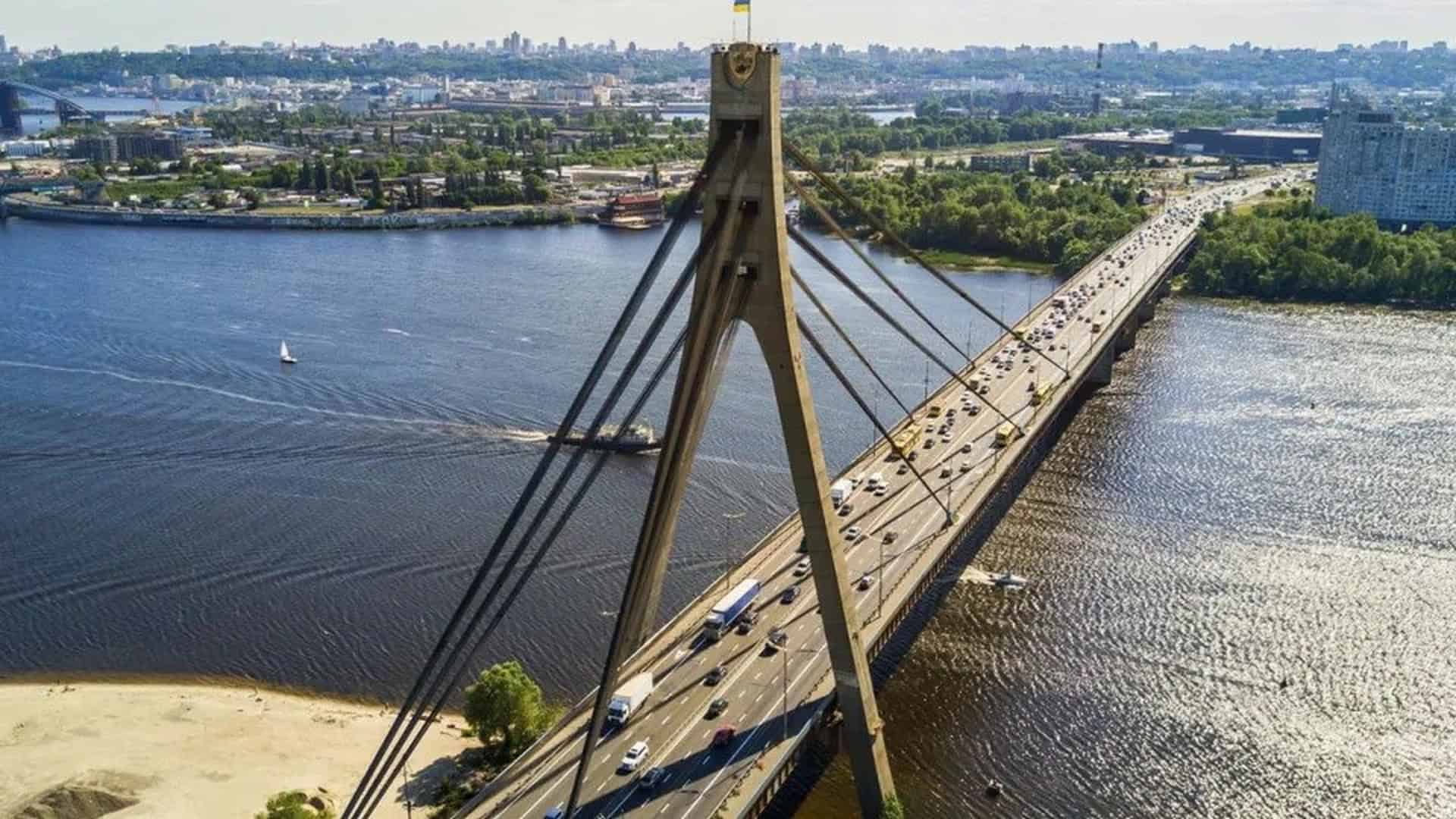 У Києві стартує будівництво додаткових переправ через Дніпро