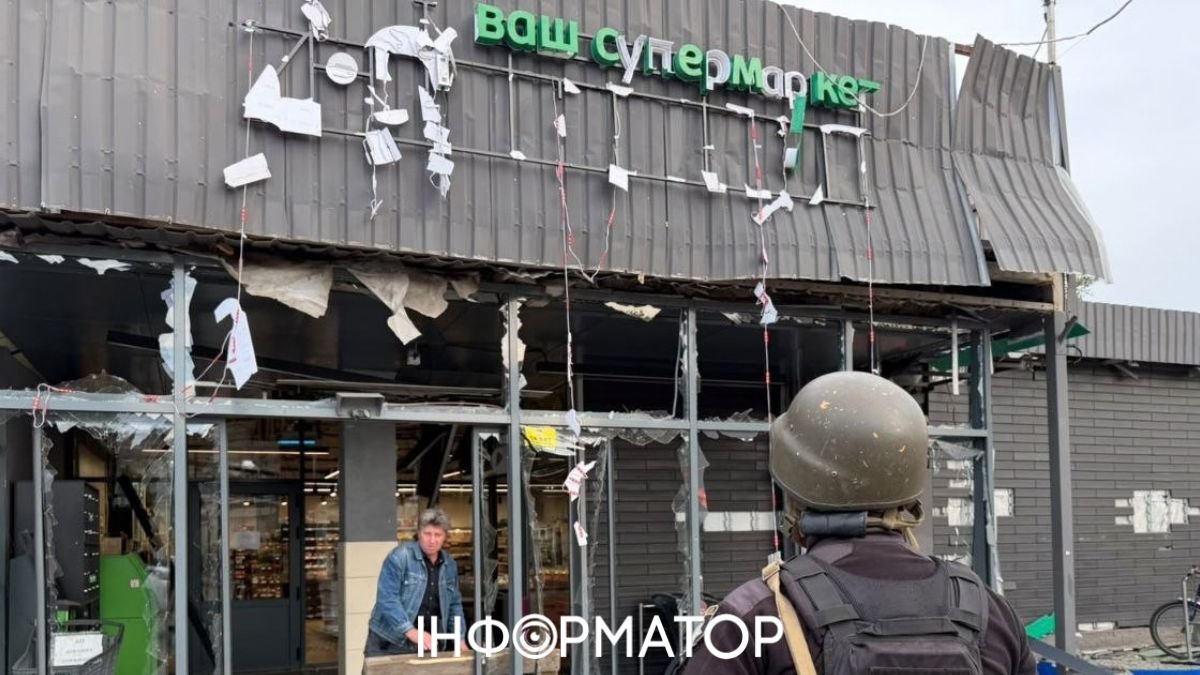 У Солом’янському районі Києва зафіксували удари безпілотників по школі та складським об’єктам