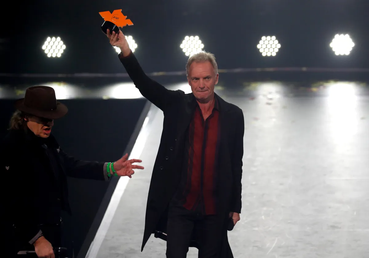 Стінг отримує нагороду IMA Hero Award
